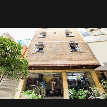 Hotel Mahalaxmi Deluxe Нью-Дели Экстерьер фото